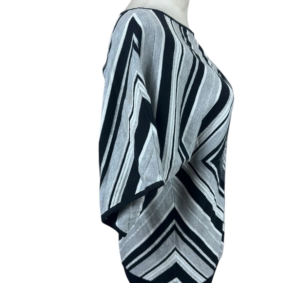 White House Black Market geometric sweater with silver sparkle size large - Picture 6 of 9